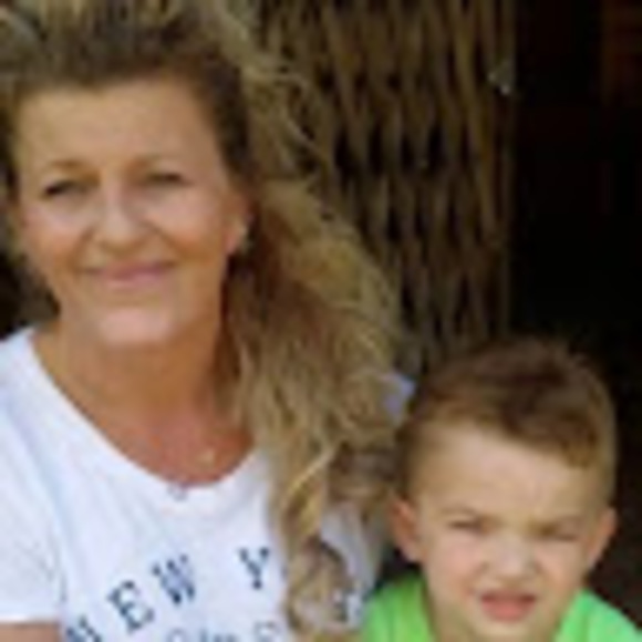 Meet your Posher, Eva - Picture 1 of 1